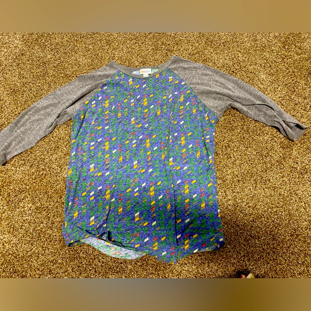 Size large 3 quarter length Lularoe shirt